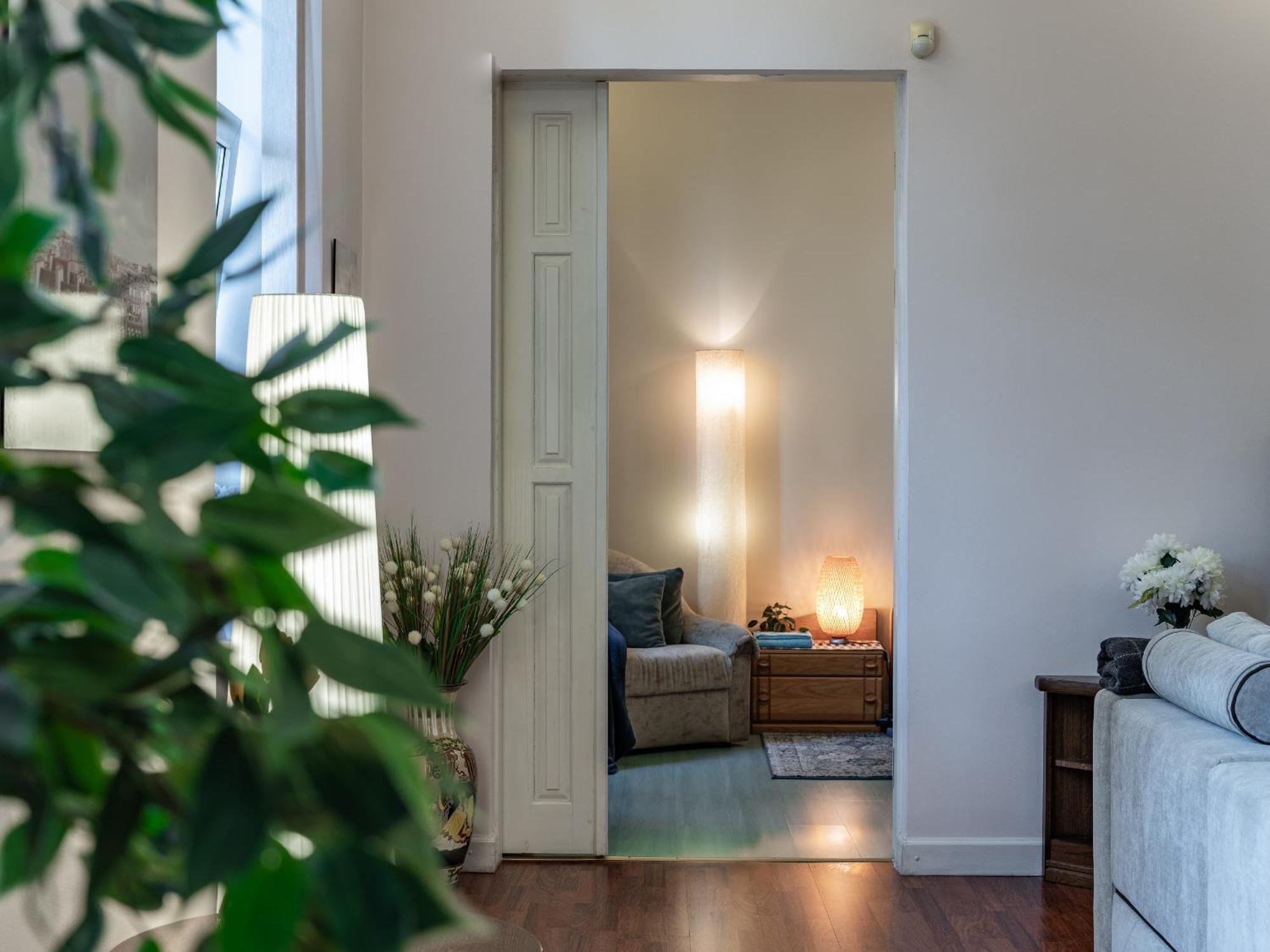 Alunana Lux Jakuzzi Apart, Facade Is Under Renovation, In Riga Art Nouveau Area, Self Check-In Exterior photo